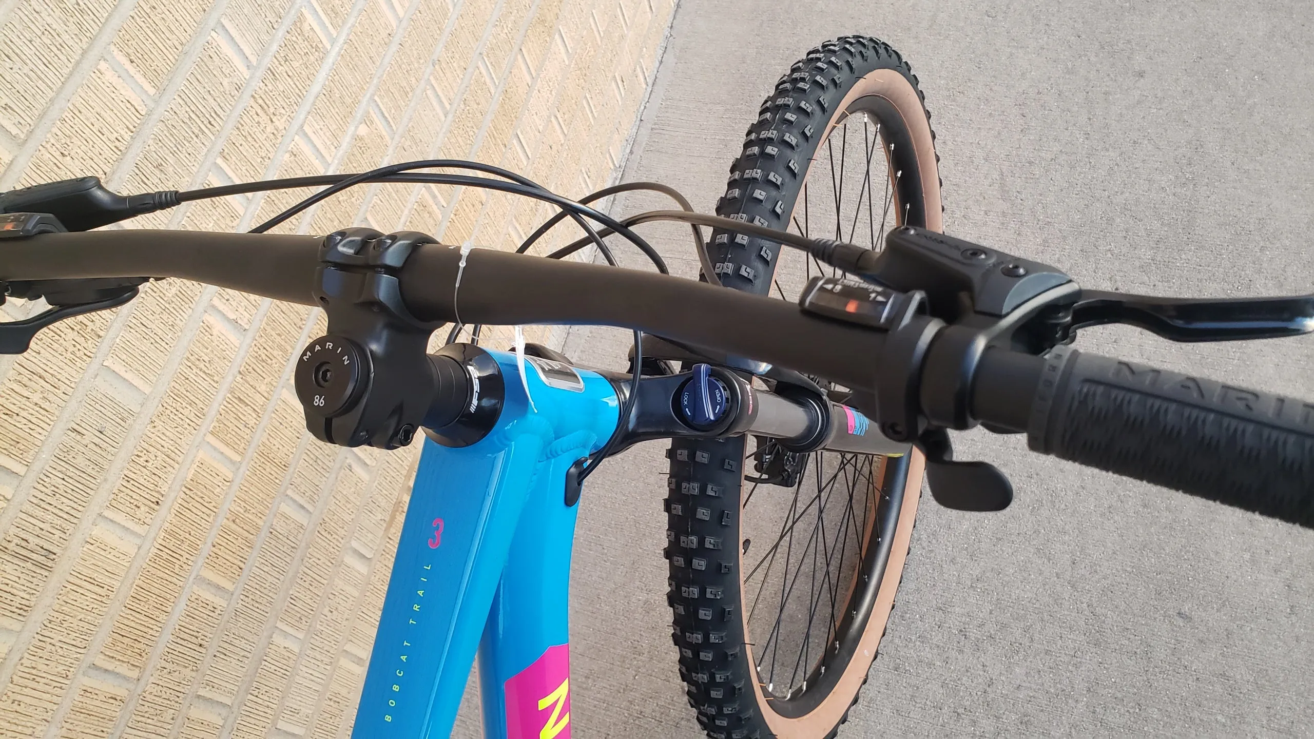 Marin Bobcat Trail 3 29er Hardtail Mountain Bike, Blue/Pink